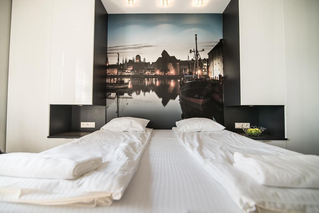 Апартаменти Staywin Riverfront Lofts *