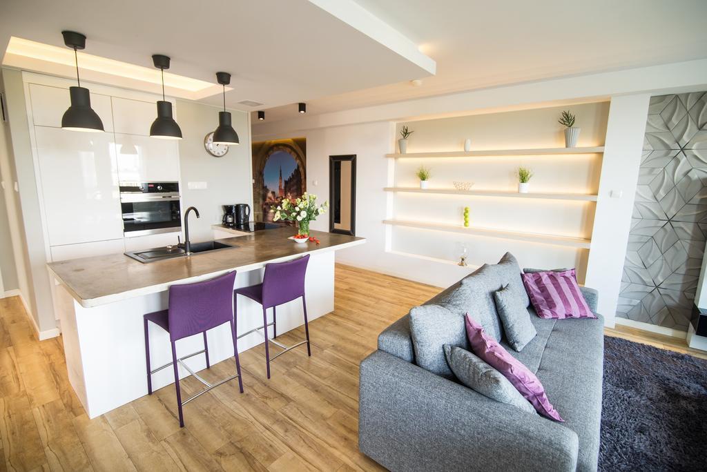 Апартаменти Staywin Riverfront Lofts